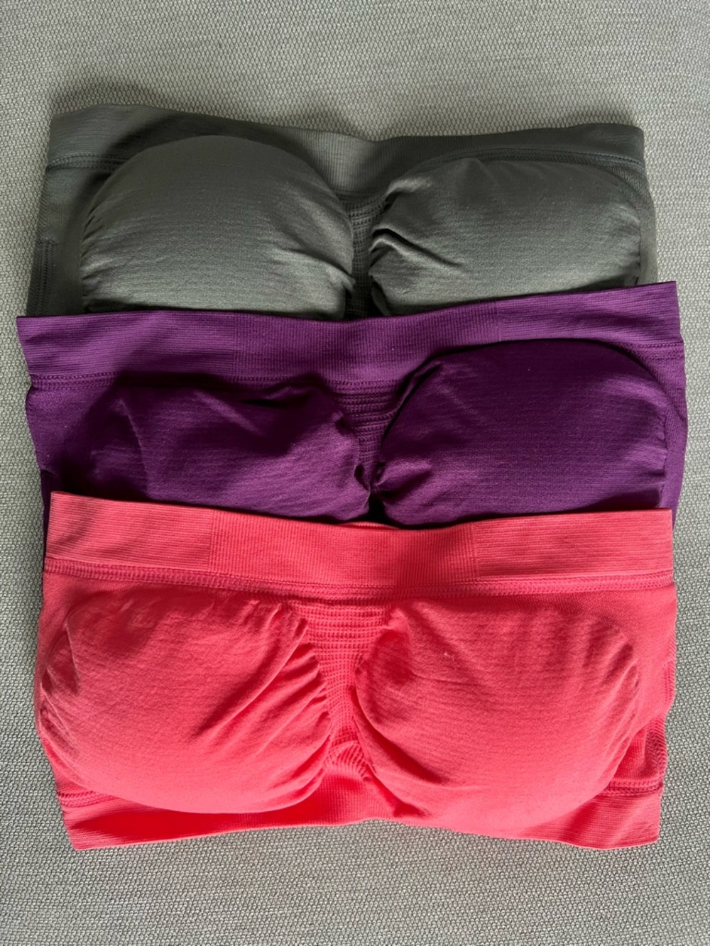 NWOT Set of 3 Seamless Strapless Bandeau Bra Tops - Gray, Purple, Coral - Small